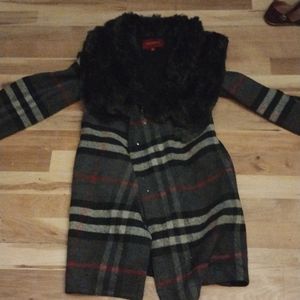 COPY - Small women's Burberry long sleeve coat with the fur collar